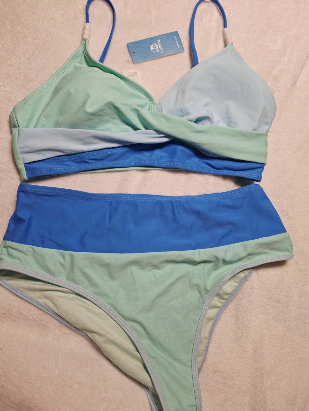 Cupshe Two-Piece Women's Swim Set in Blue & Mint